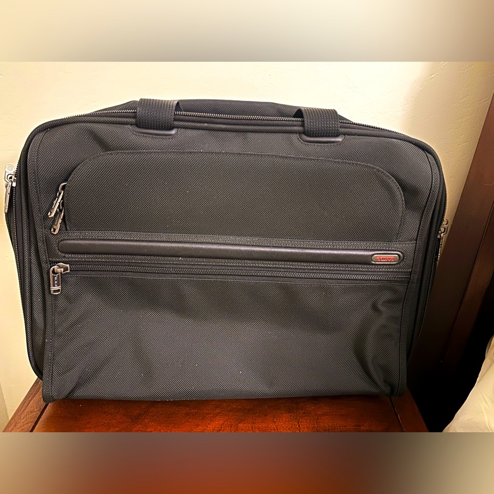 Tumi Ballistic Nylon Alpha II Expandable Travel Case 22121D4 LIKE NEW